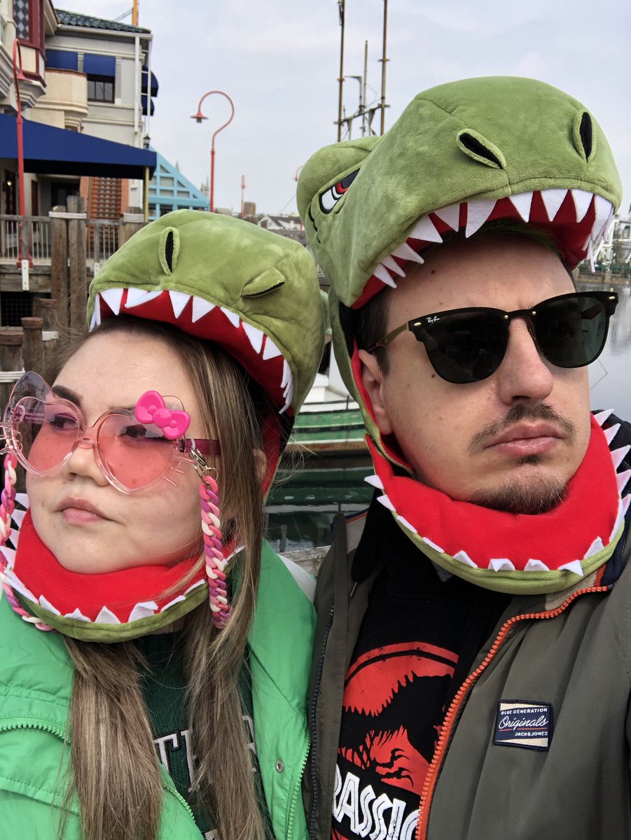 It’s called “fashion”, look it up.