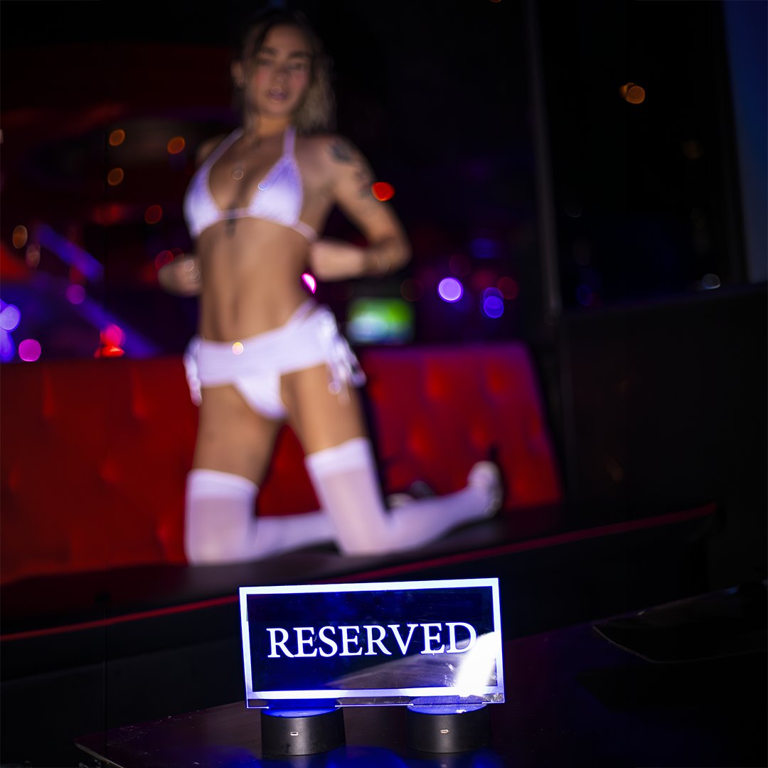 DiamondDenver's tweet image. Plans tonight? Now you have them... with me at Diamond 🌙 #DiamondExperience #NightToRemember #ReservedForYou