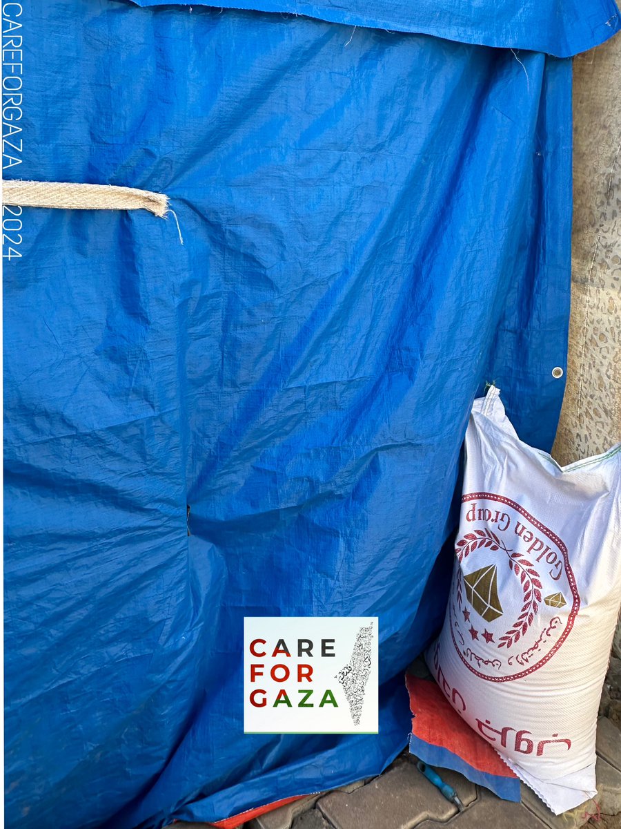 CareForGaza's tweet image. Delivering more flour bags to the refugees in Gaza.