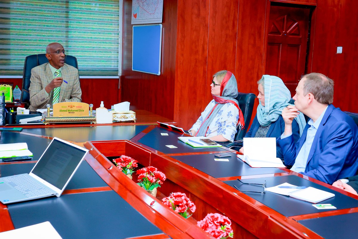 High-level Danish delegation met with the @SLMoPND to discuss Denmark-supported development projects in #Somaliland. The focus was on aligning these Projects with the priorities of the 3rd National Development Plan