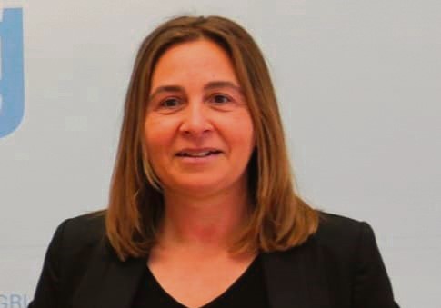 🗣️Cristina Fernández, de <a href="/quer_endo/">🛰️ querENDO</a>: "Cando che vai vir a regra esas células inflámanse e o sangue que dentro do útero atopa saúde, inflámase e forma pequenos quistes [...] Non podemos seguir pensando que a dor de regra é normal"
nosdiario.gal/articulo/socia…