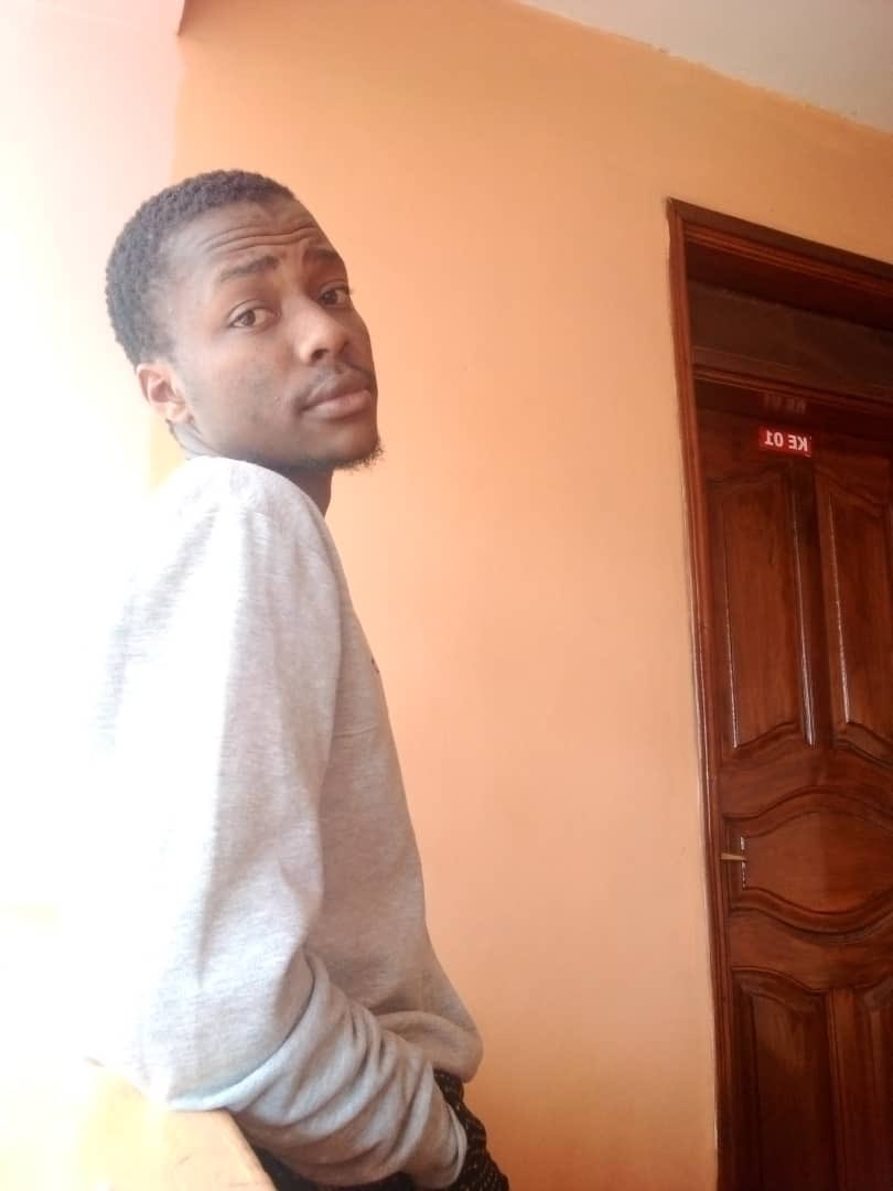 bamwinejnr's tweet photo. Major throwback I was in second year at Makerere 😂 https://t.co/9GM57DrDrY