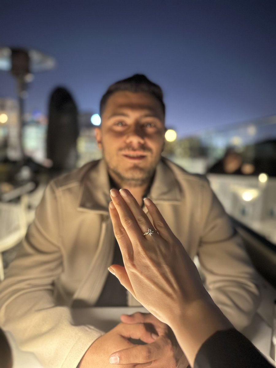 bernasoylemezz's tweet photo. Evet arkadaşlar, ben hayalimi yaşadım 💍🤍 https://t.co/rHCnNCdVvb