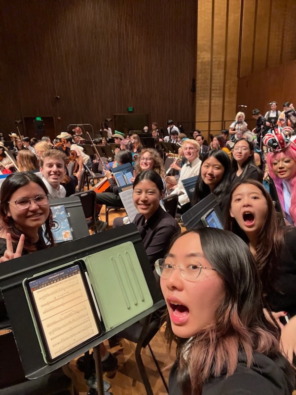 bubblespikmin's tweet photo. What do you glow for? #TIOatCal deserves Big Give love because there are so many amazing people in it that I’m glad I got the chance to be friends with! #CalBigGive https://t.co/uaGYLgzOQt