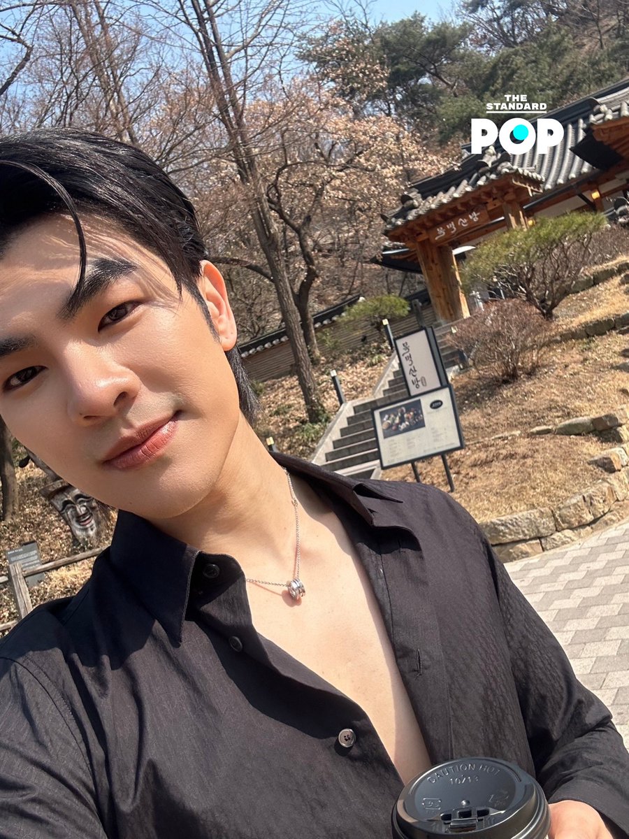 TheStandardPOP's tweet photo. ก่อนไปร่วมงาน Bulgari Studio ในอีกไม่กี่ชั่วโมงในฐานะ Friend of the House #MilePhakphum ก็มากินข้าวที่ร้าน Mokmyeoksanbang ในย่านจุงของกรุงโซล ซึ่งมีชื่อเสียงด้านเมนูบิบิมบับ

#SelfieJourneyWithMilePhakphum
#Bulgari
#Seoul
#มายภาคภูมิ
#TheStandardPop https://t.co/TZ1Y5jj5XB