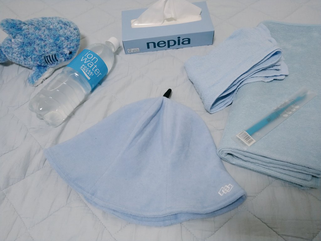 HukuzawaForever's tweet photo. 今更ながらサウナハット買いました!
今年の流行色はハロー!ブルー
って色だけどどんなブルー?🟦
ハローどうも僕はここ
#HelloBlue #サ活 #HelloWorld https://t.co/h6wn19stTh