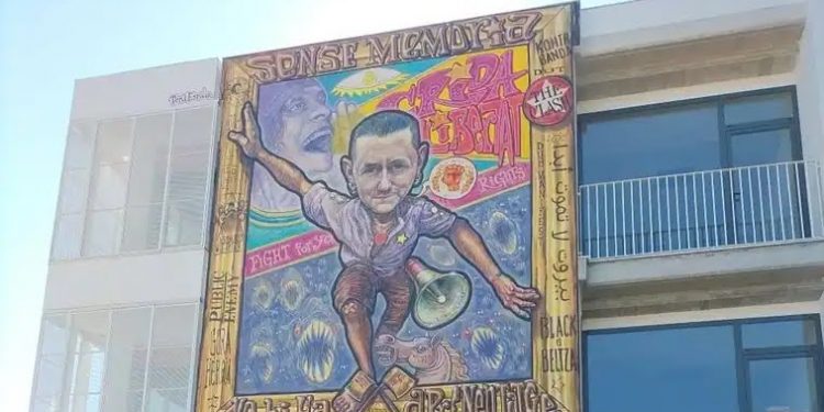 CasviFactory's tweet photo. Pusieron en un Colegio un cartel del grupo Kortatu y acusan a los profesores de «terrorismo»

Fonsi Loaiza:
Han imputado a profesores del colegio Joan Fuster en Bellreguart (Valencia) por «enaltecimiento del terrorismo» por exponer un mural en honor al grupo musical Kortatu https://t.co/UufEzu9NdQ