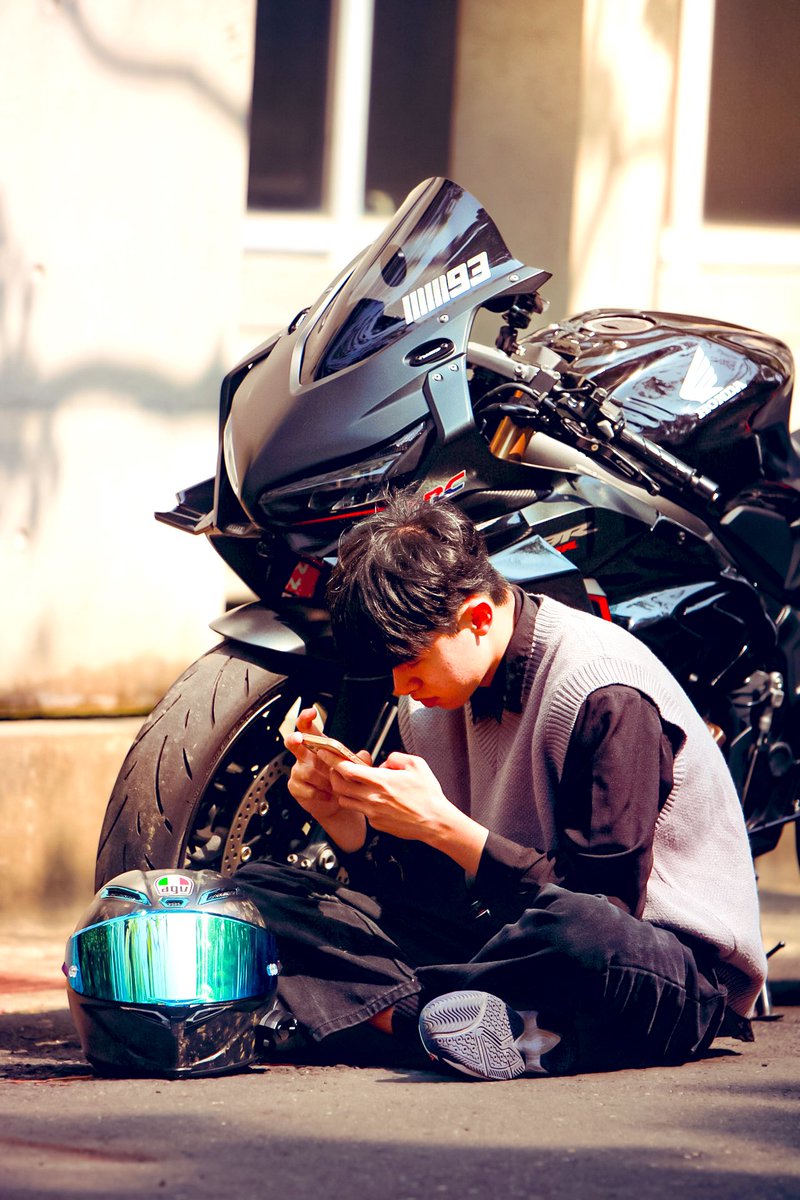 喜歡大家一起騎車拍照吃東西，不要再說我是混車圈的了