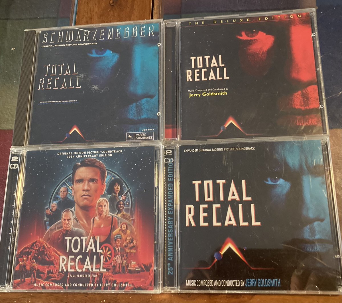 shardasmal's tweet photo. Desafío total (1990). Obra cumbre de #JerryGoldsmith para un excelente #PaulVerhoeven. Impecable fusión de orquesta y sintetizadores que supone una de las más logradas #bso de acción y ciencia ficción del autor. #musica #cine #totalrecall #bandasonora #hardasmal #scifi #ost https://t.co/E3aKn9sH4T