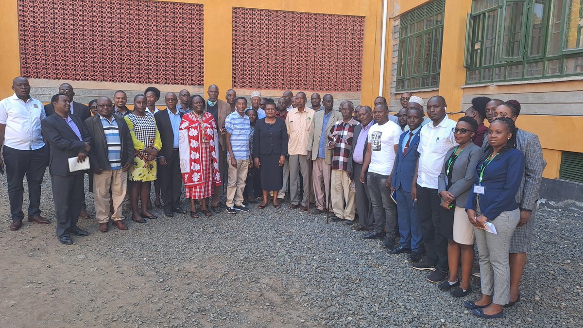 Today Nakuru Law Courts Alternative Justice System (AJS), hosted  Hon.Justice Francis Gikonyo  of Narok High Court and Court user Committee (CUC) Narok  for a benchmarking exercise. They were welcomed by Hon. Lady Justice Hedwig Ongudi-PJ.