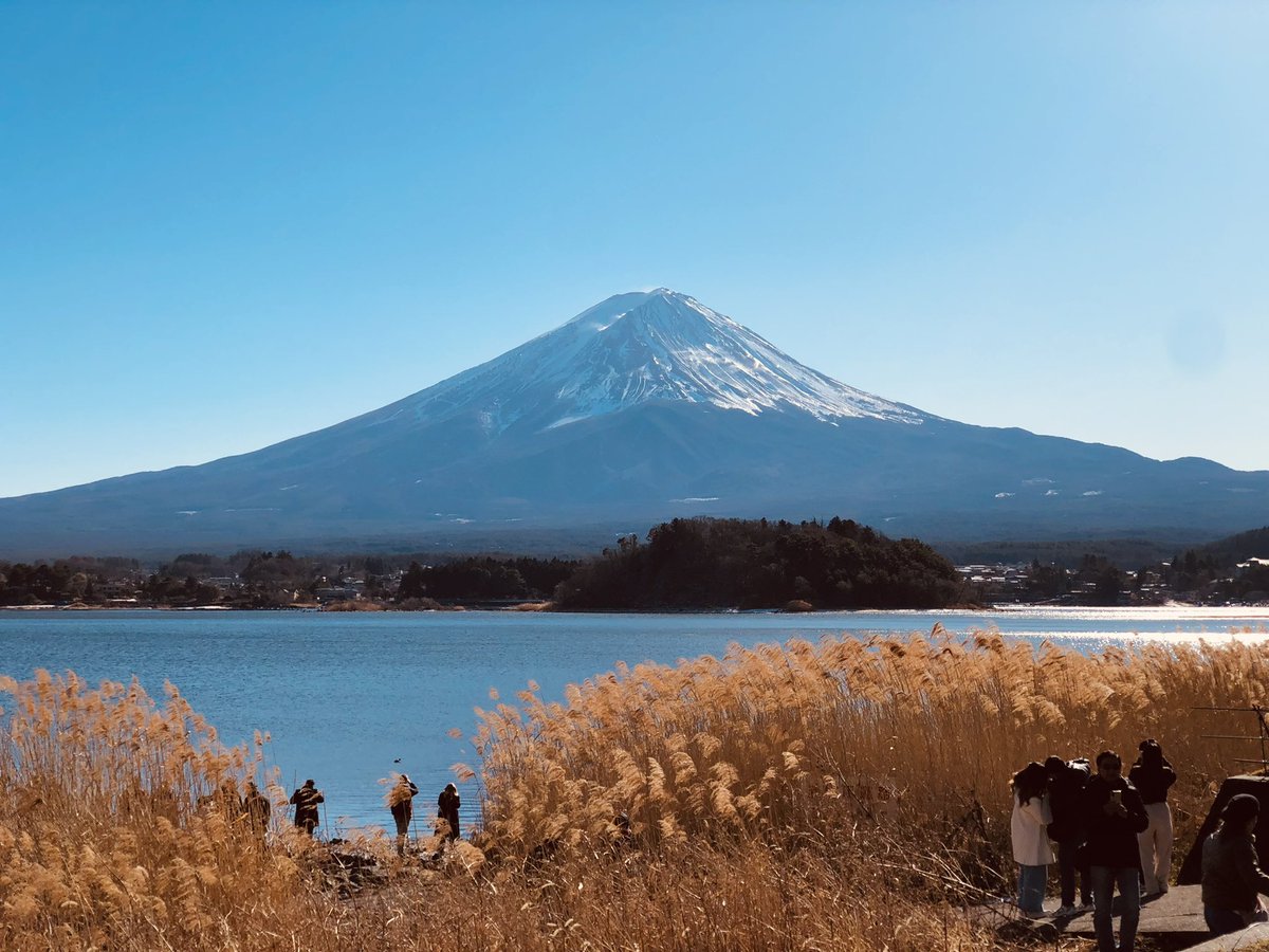 tastingisland's tweet photo. Mt. Fuji 🗻
(Fujisan • 山富士)
The famous mountain of Japan that I guess everyone has heard of. I get its popularity because it really is a natures phenomenon and just so beautiful to look at 🤯😍 https://t.co/3uIIH4zmKK