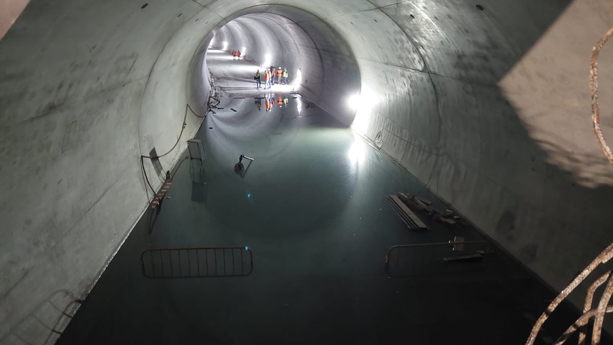 [A LA UNE] - Nouvelle étape du chantier du métro de Lisbonne !🚇 Le 13 mars, les équipes du groupement Spie batignolles - Mota-Engil Engenharia ont célébré avec le conseil d'administration du Metropolitano de Lisboa et des représentants du gouvernement, le premier percement. 👏