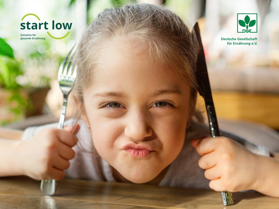 Weniger Zucker 🍭, Salz 🧂, Fett 🧈 in der #Kitaverpflegung – dafür setzt sich das Projekt Start Low ein.
Auf 👉 dge.de/dge/projekte/s…
gibt es Tipps für Kitas und Eltern, zum Beispiel ein Fact Sheet, das über die Bedürfnisse von Kindern informiert.

#StartLow #GesundEssen