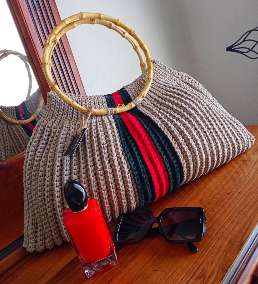 KraftsQueen's tweet photo. My name is Sue &amp; I'm a crochetpreneur. I specialise in crochet bags. My dream is to change the perception that handiwork is inferior to white collar jobs. Crochet is a viable business venture, if done right. Being a crafter doesn't mean I'm dumb 🙄. I just happen to be gifted &amp; https://t.co/tYoU8PhBGC