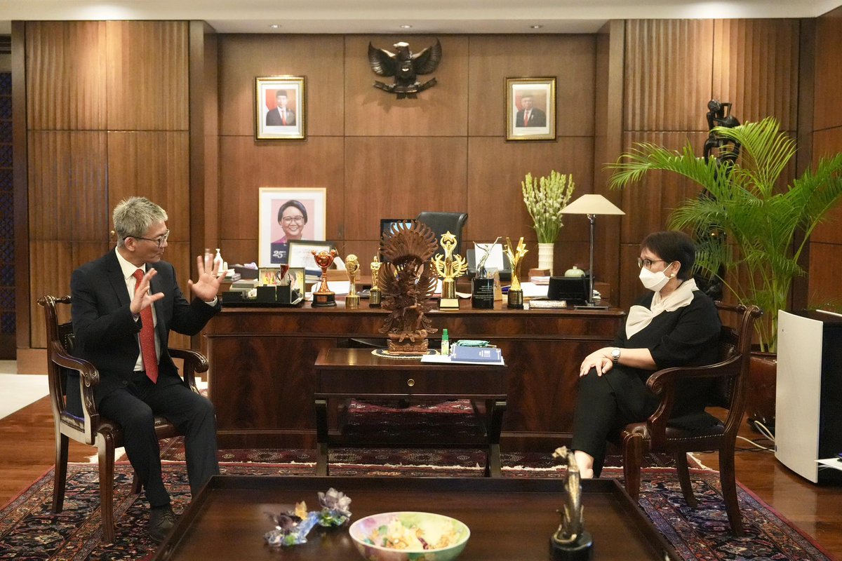 Received the credentials & courtesy call from the @UNIDO Representative for Indonesia, Mr. Marco Kamiya (Jakarta, 14/3). Discussed efforts in promoting inclusive industrial development, inc’l on downstreaming industries.