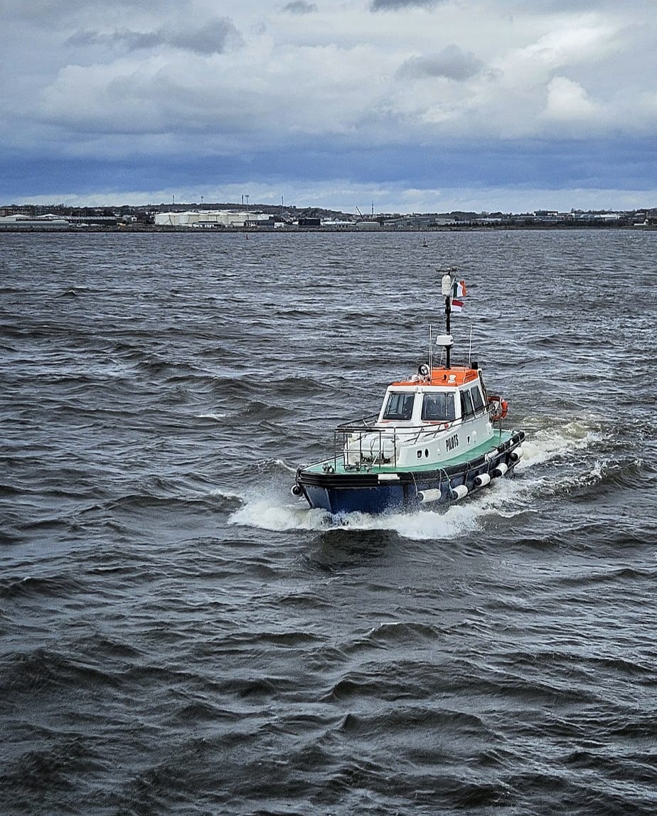 The #INFOMAR survey season has kicked off on the R.V. Tom Crean! The vessel has been #seabedmapping off the coast of Galway and Clare and carried out a valuable training exercise with @IrishCoastGuard! Learn more 👉bit.ly/3TxpSFi @Dept_ECC @GeolSurvIE @MarineInst