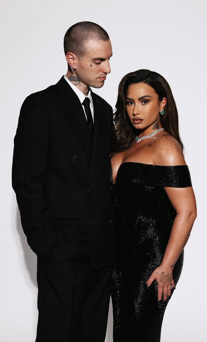 britbritsslave's tweet photo. omg look at them 🔥😍 https://t.co/PiD6iWegHU