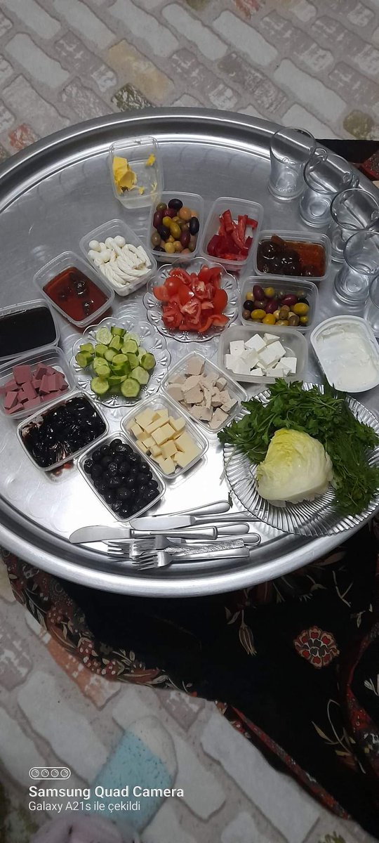 xmjkk's tweet photo. Görsele bakınca aklınıza gelen ilk şey nedir? https://t.co/9YGqZTx5gI