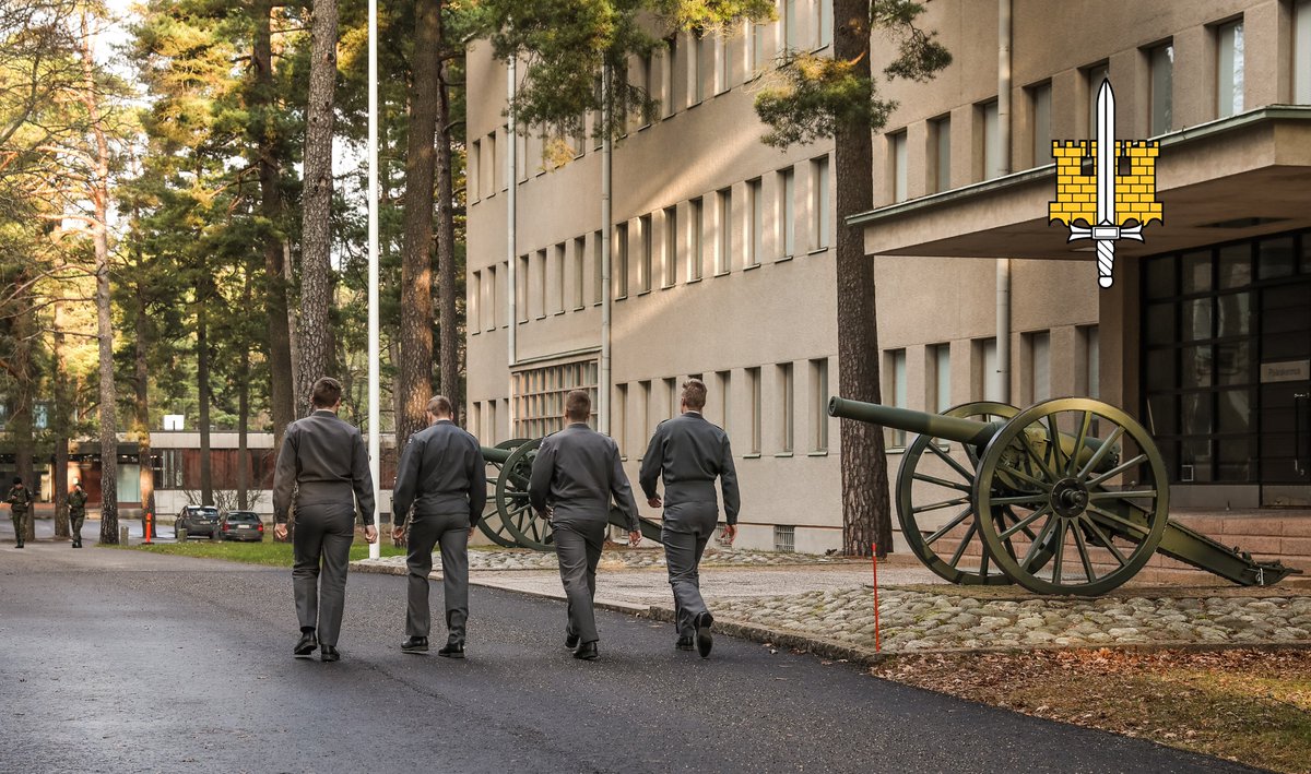 Upseerien koulutusjärjestelmää uudistetaan. Nato-Suomessakin pääosaamistavoite on suomalainen sotataito. Lue Maanpuolustuskorkeakoulun vararehtorin artikkeli Sotilasaikakauslehdestä => bit.ly/43hjzci
#mpkkfi #sotilasaikakauslehti