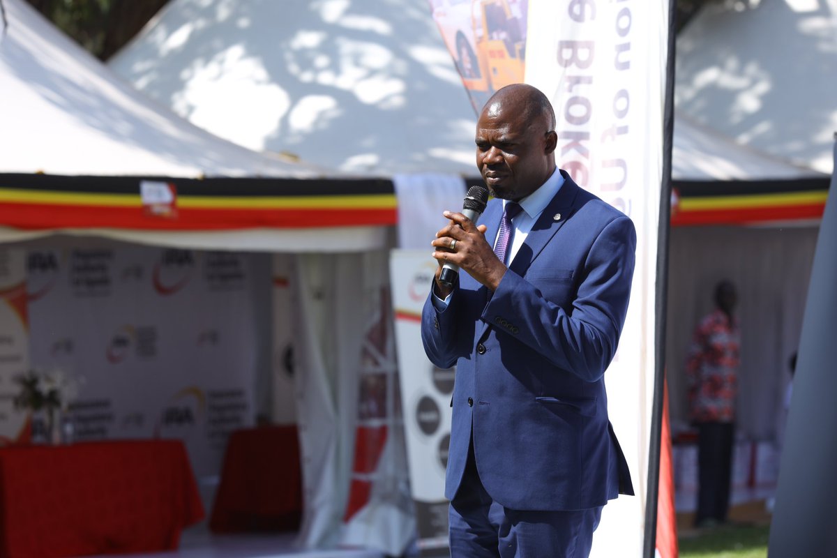 IraUganda's tweet image. “Abamu tetwagala kudda mu kyalo era eno y’ensonga lwaki twalonda obulamu bwa yinsuwa olwo singa wabaawo ensonga yonna mu bulamu bwaffe, yinsuwa ebeerawo okutaasa embeera. Mwebale mwenna &amp;amp; ERA BE INSURED!!!” - @IRA_CEO #InsuranceWeek2024 #Yinsuwa 

￼