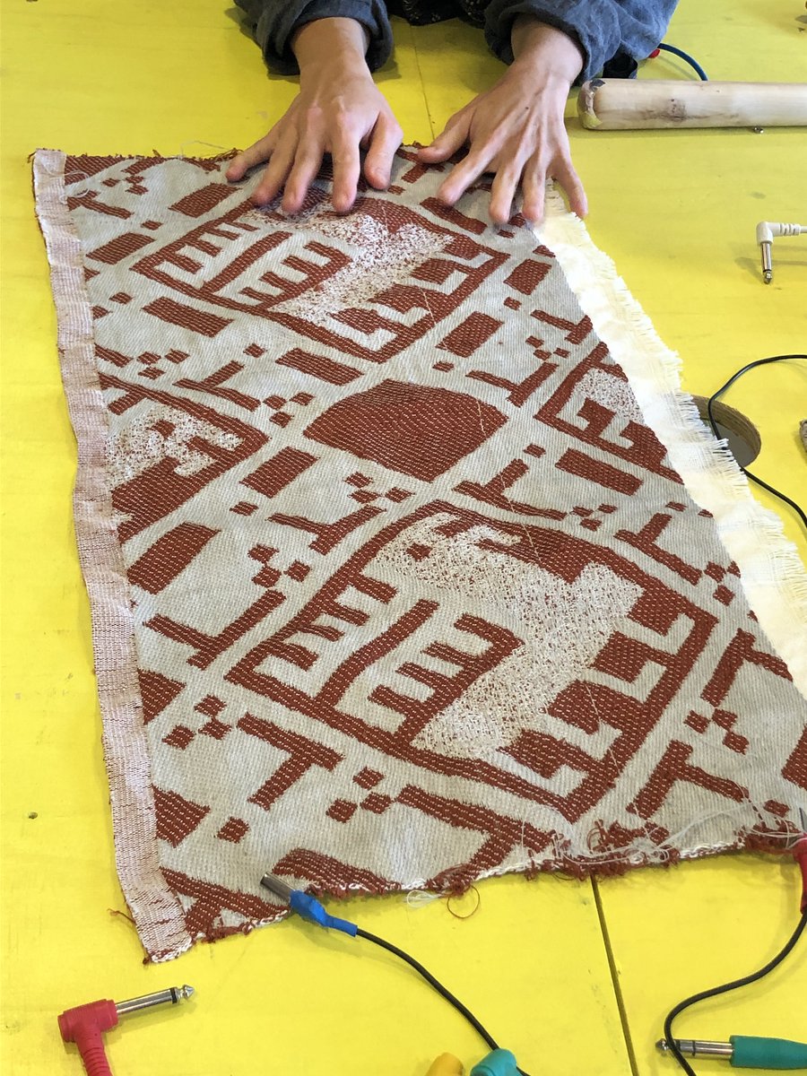 _iil_is's tweet photo. @victorrileys and @SophieSkach will present their No Input Textiles at the Knit Futures Symposium at Kent State next week. Embrace the noisy, unpredictable dialogues between circuits, human touch, and soft knitted sheets!
https://t.co/W4lfkDXVo5 https://t.co/rWw39ZTzJT
