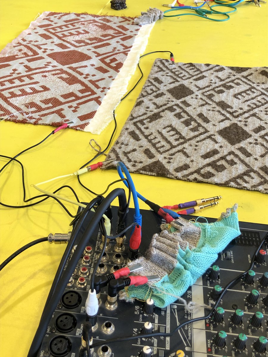 _iil_is's tweet photo. @victorrileys and @SophieSkach will present their No Input Textiles at the Knit Futures Symposium at Kent State next week. Embrace the noisy, unpredictable dialogues between circuits, human touch, and soft knitted sheets!
https://t.co/W4lfkDXVo5 https://t.co/rWw39ZTzJT