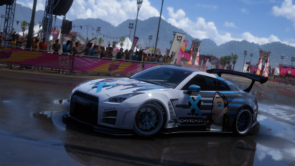 5W1FF3R's tweet photo. After Hours and Hours of putting together Circles and Lines...  (1660 Shapes for the Main Picture) i finished my new @CHVRCHES Design in @ForzaHorizon. This Time with the Singer of the Band - The one and only @laurenevemay. 🥳🥳🥳 https://t.co/f5uzZrZU47