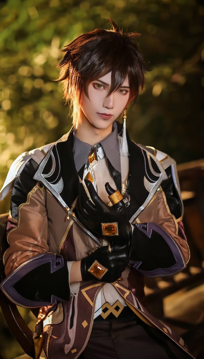xiangyangod's tweet photo. 旅はいつか終わりを迎える、慌てる必要はない。#鍾離 #鍾離コスプレ #cosplay #genshinimpact #原神 https://t.co/kWaO0z337F
