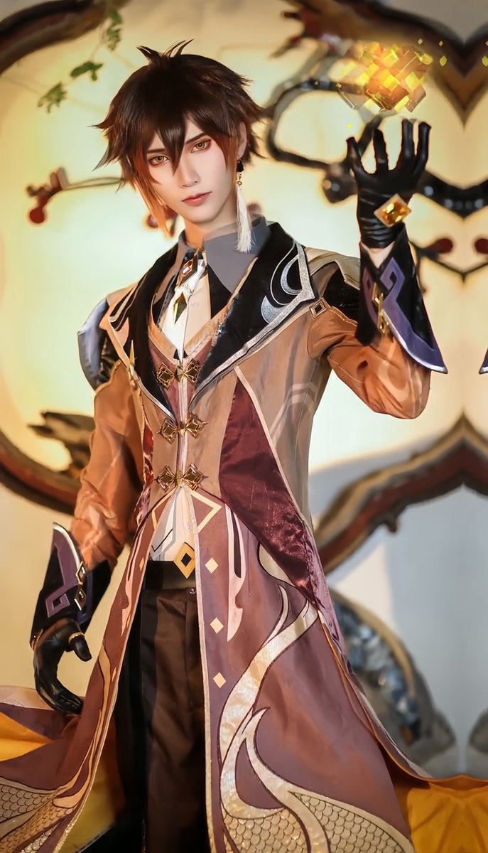 xiangyangod's tweet photo. 旅はいつか終わりを迎える、慌てる必要はない。#鍾離 #鍾離コスプレ #cosplay #genshinimpact #原神 https://t.co/kWaO0z337F