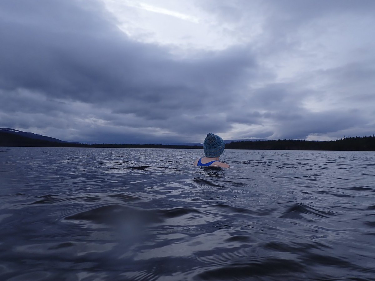 Blogging has been dormant, but spring is on the way #lochmorlich #winterswimming #poem 

ramblings-of-a-swimming-poet.co.uk/blog/1720317_l…