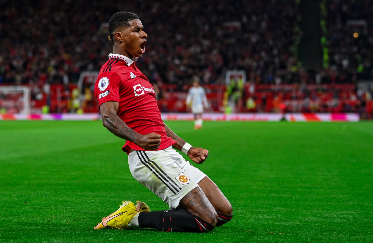 ManUtd's tweet photo. Roses are red 🌹

#MUFC https://t.co/0QGiMA6kZI