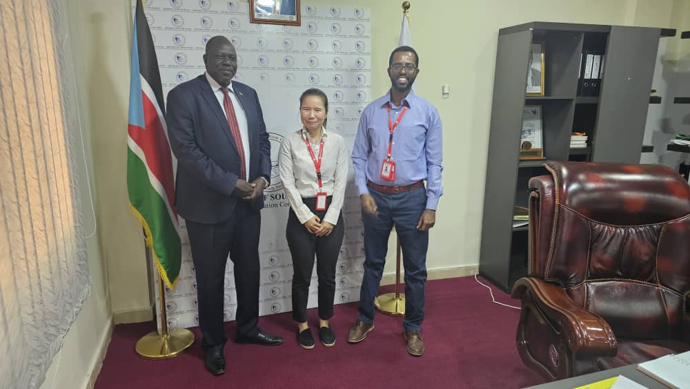 Hon. Gatwech Kulang (@chairrrc_kulang) on Twitter photo A pleasure to have met today with <a href="/SavetheChildren/">Save the Children US</a> Country Director, Pornpun Jib Rabiltossaporn on the matters of humanitarian concern and how to leverage efforts to address them. A pleasure to have met today with <a href="/SavetheChildren/">Save the Children US</a> Country Director, Pornpun Jib Rabiltossaporn on the matters of humanitarian concern and how to leverage efforts to address them.