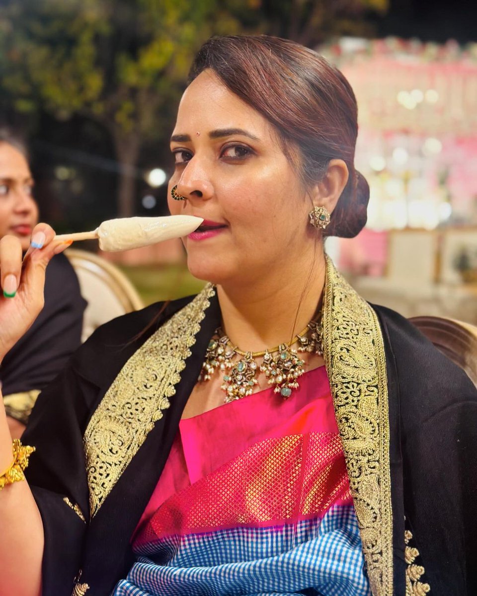 TILLU54's tweet photo. SUMMER 🏝️🥵 IS THE BEST SEASON TO SUCK 🔥BIG BARS EITHER THEY R ICECREAM 🌝 BAR OR HUMAN BAR  🤭
@Mohitha__ 
@Mirchi_Pavani 
@ashvinione 
@hot_sandhy9103 
@NotASanskaari https://t.co/4ZdaTeFTto