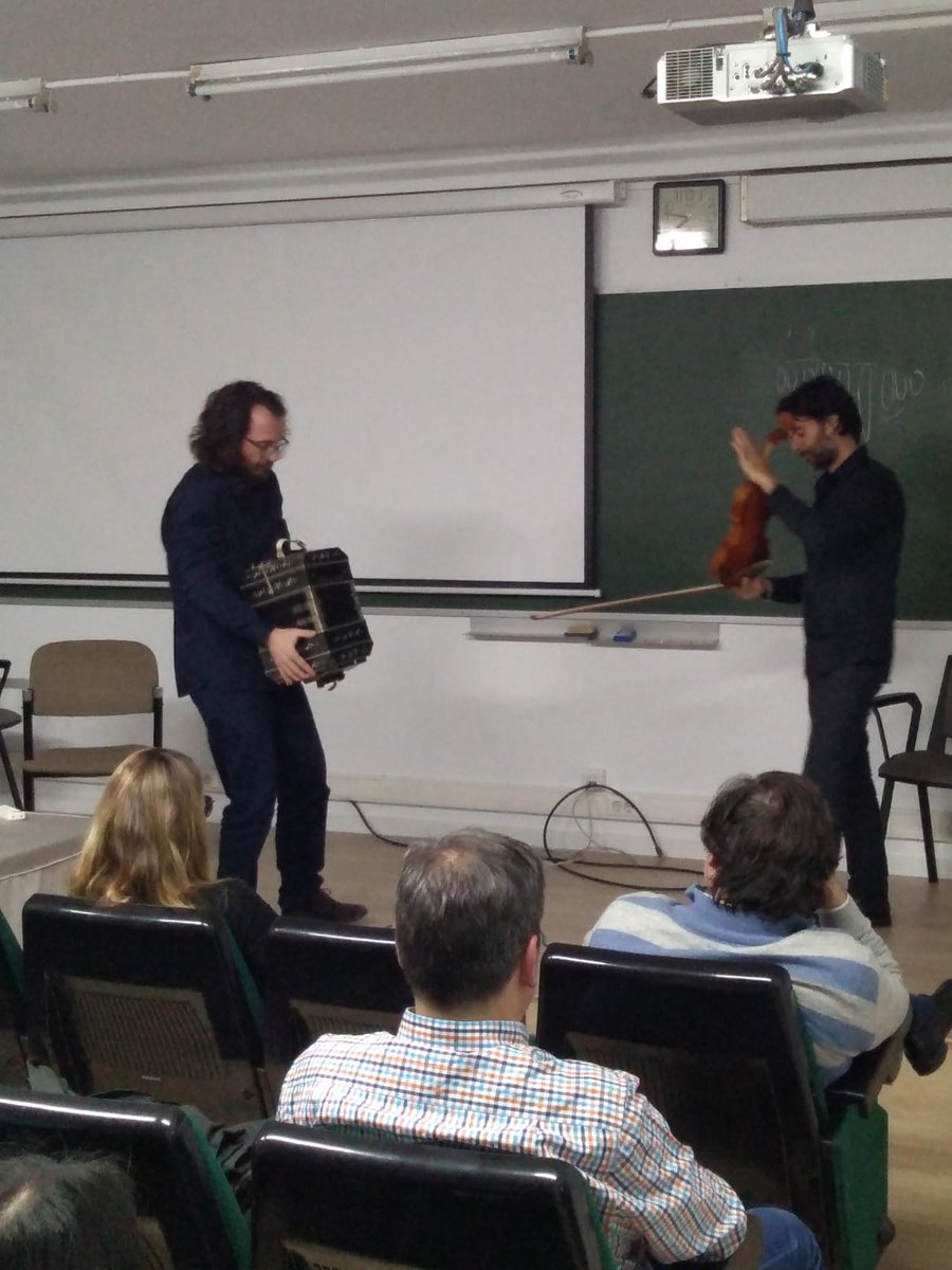 CNCajal_CSIC's tweet photo. Ayer neurodialogamos que daba gusto. https://t.co/e0lIrDt4HK