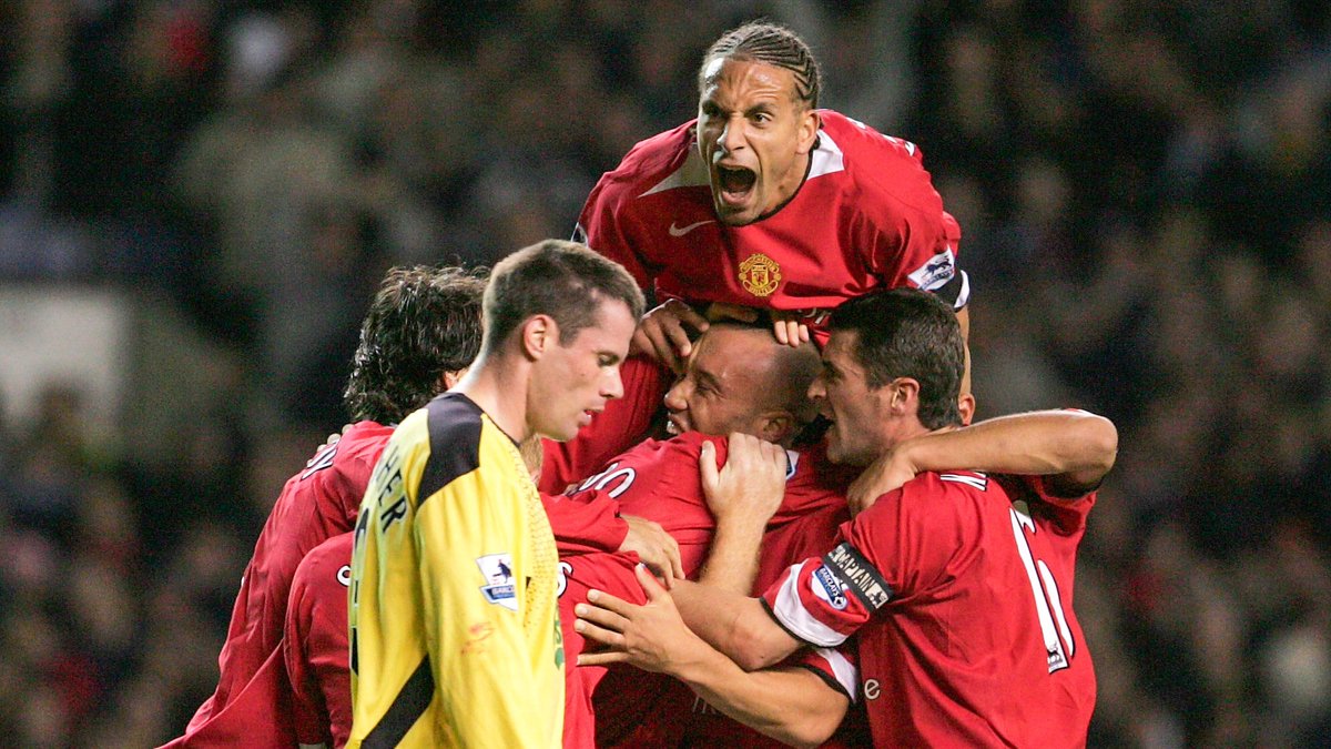 ManUtd's tweet photo. Roses are red 🌹

#MUFC https://t.co/0QGiMA6kZI