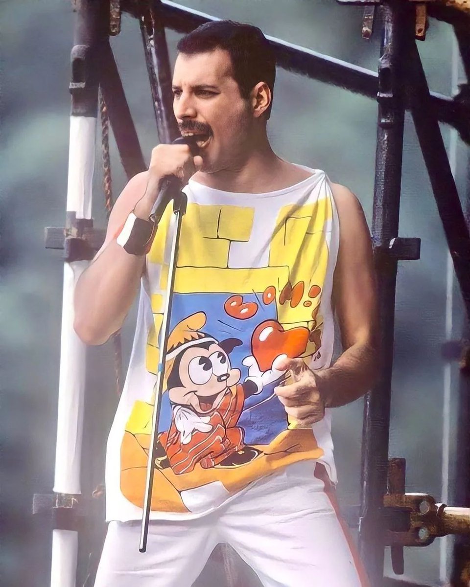 aqueenofmagic's tweet image. Magic Tour, 1986. #FreddieMercury