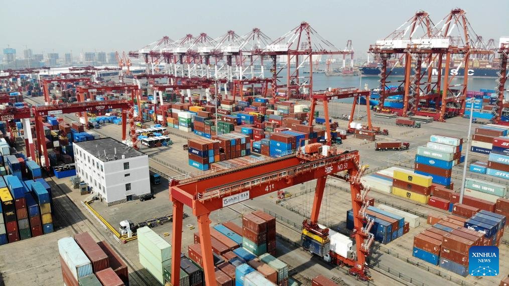 VoiceofPD's tweet photo. The total #import and #export of goods in #Qingdao grew 5.4 percent year on year to 125.8 billion yuan (about 17.49 billion U.S. dollars) in the first two months of 2024, according to the local customs administration. https://t.co/XSuIdvowaq