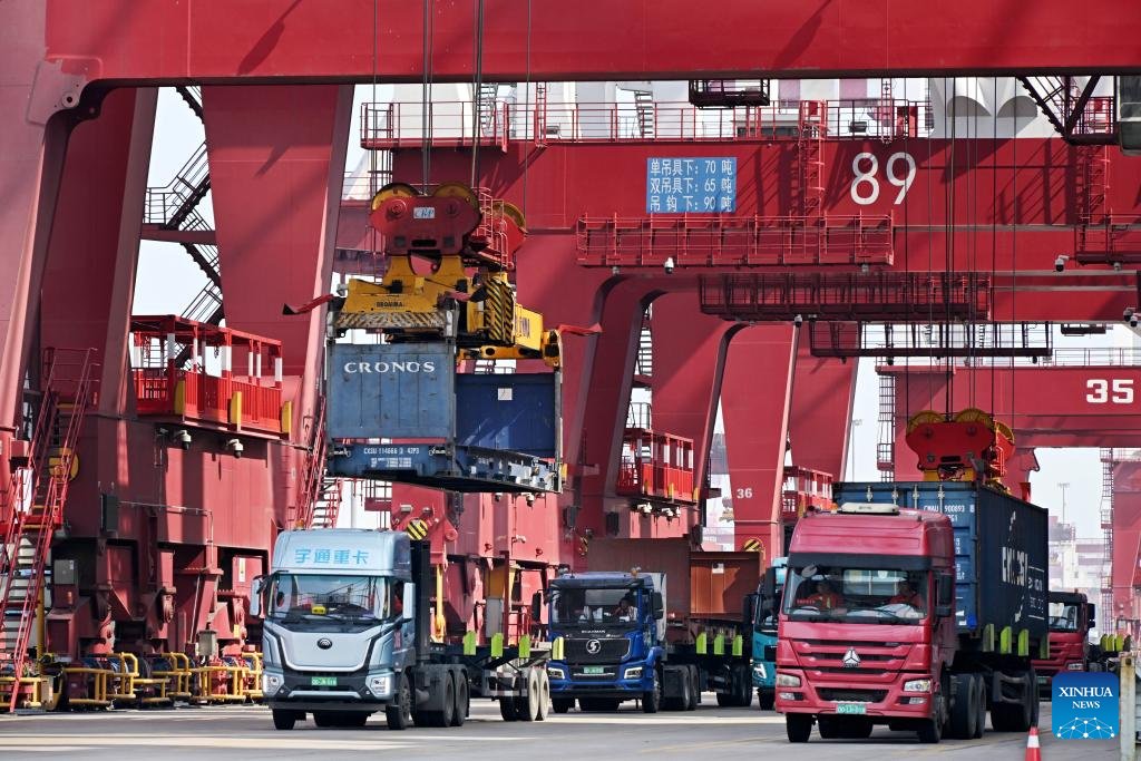 VoiceofPD's tweet photo. The total #import and #export of goods in #Qingdao grew 5.4 percent year on year to 125.8 billion yuan (about 17.49 billion U.S. dollars) in the first two months of 2024, according to the local customs administration. https://t.co/XSuIdvowaq