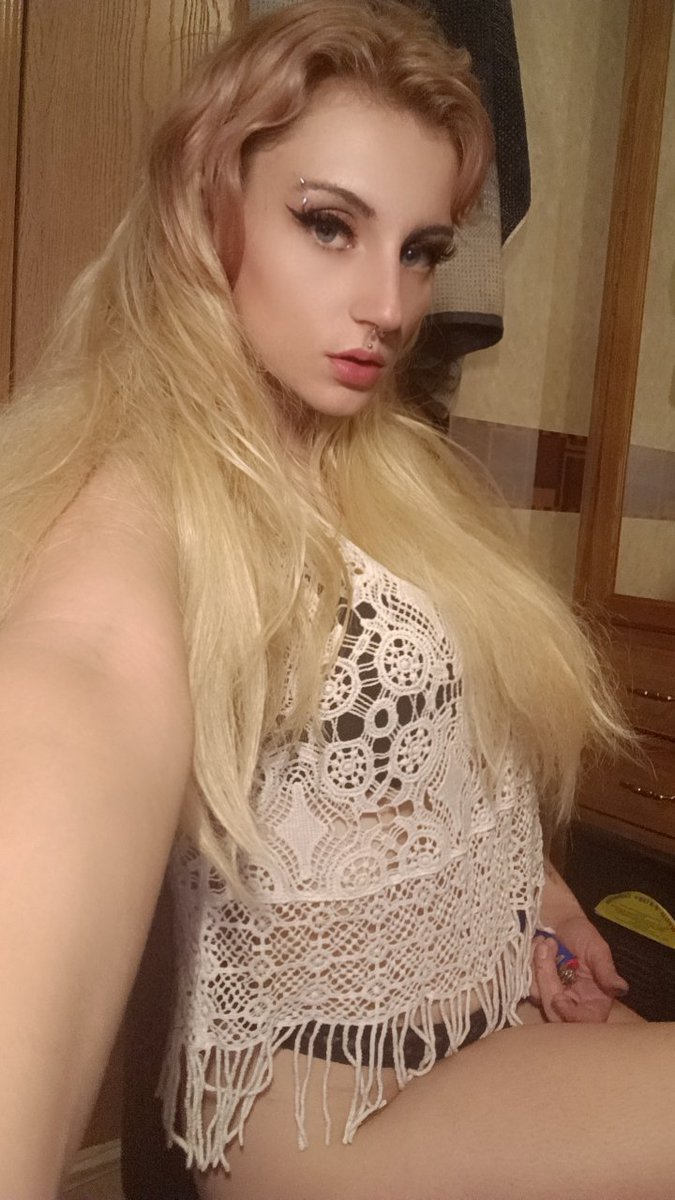 ChrissyLea42157's tweet photo. Go follow my snap and onlyfans 
Snap: chrissylea24 
https://t.co/XU0W6cfxKS sfs https://t.co/eOnslOmxrH
