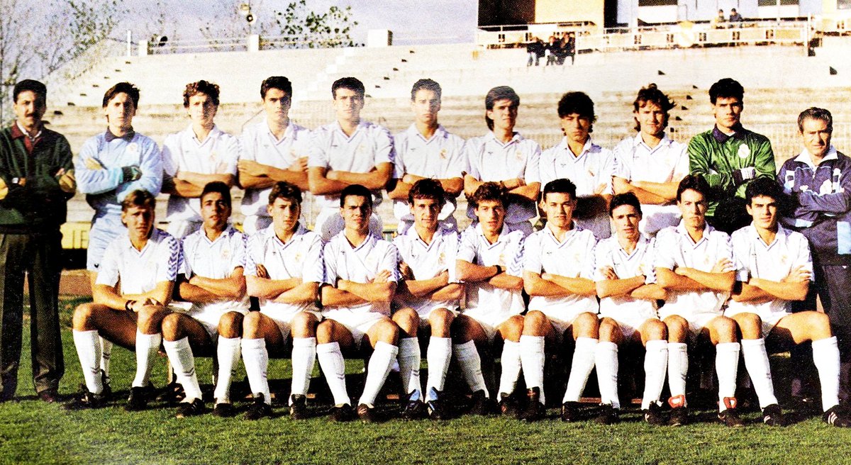 El juvenil A del Real Madrid 1989-90 dirigido por García Remón y con Juanmi, Velasco, @alfonsito0007, Toril...