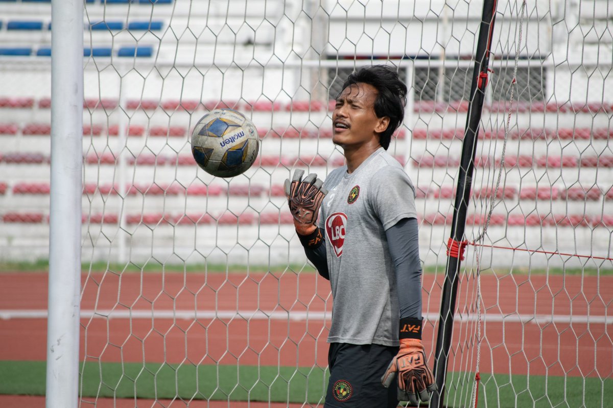 KayaFC's tweet photo. Meet the keepers, goal-line guardians and our last line of defense! 🧤🔥
#OursToDefend | #UnaKaya🟡⚫️ https://t.co/iKkGoZbooc