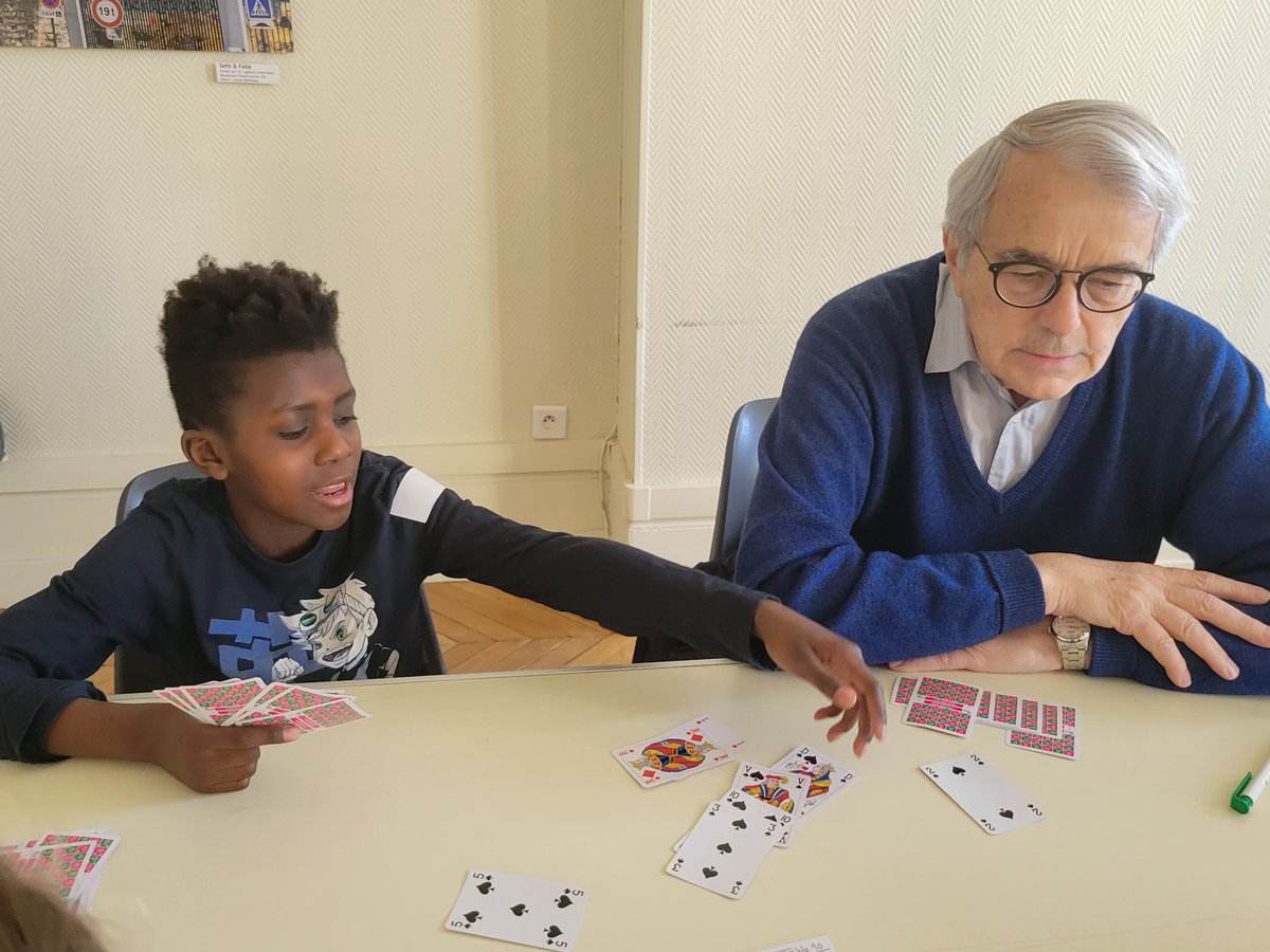 cgadet's tweet photo. Dans le cadre de la semaine des mathématiques 2024, des événements intergénérationnels « Bridgeons entre générations » @Academie_Paris sont organisés par la mission intergénération académie de Paris en partenariat avec la mission mathématiques académie de Paris et la @FF_Bridge https://t.co/S3bYs0BB2C