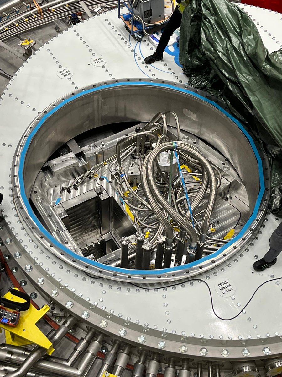 Support structure of @BilbaoEss #InKindcontribution the Proton Beam Instrumentation Plug PBIP already installed at @essneutron. The component was manufactured at @Asturfeito_SA. The optical slices included in the PBIP will monitor the proton beam before hitting the target wheel.