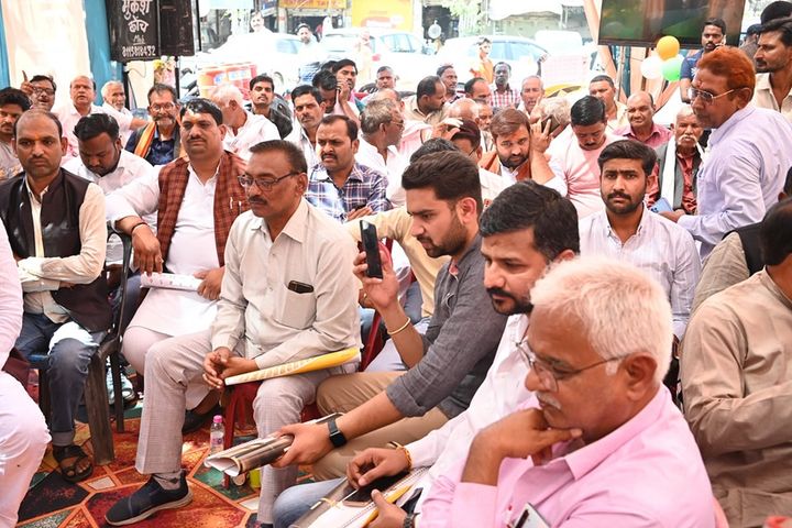 bpsvermabjp's tweet photo. कॉयर देश की ग्रामीण अर्थव्यवस्था को आत्मनिर्भरता की ओर ले जाने में बड़ी भूमिका निभा रहा है।

पारंपरिक कला और कौशल से भ��पूर कॉयर उत्पादों को खरीदकर कॉयर कारीगरों को सशक्त बनाएं। कॉयर उत्पाद पूरी तरह से पर्यावरण अनुकूल हैं। https://t.co/IfW7a4zxxo