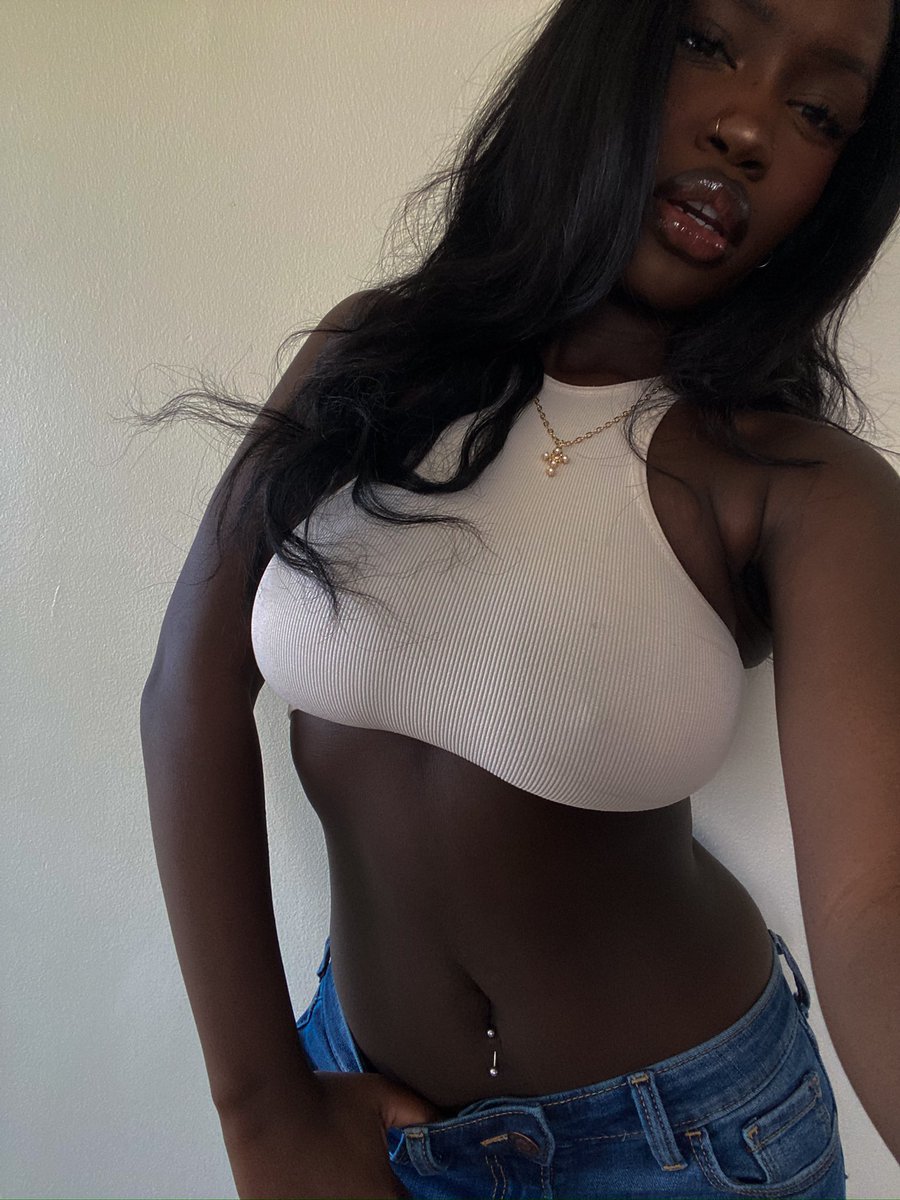 TherealilCozi's tweet photo. Selfie dump. https://t.co/T8lhKPo8b2
