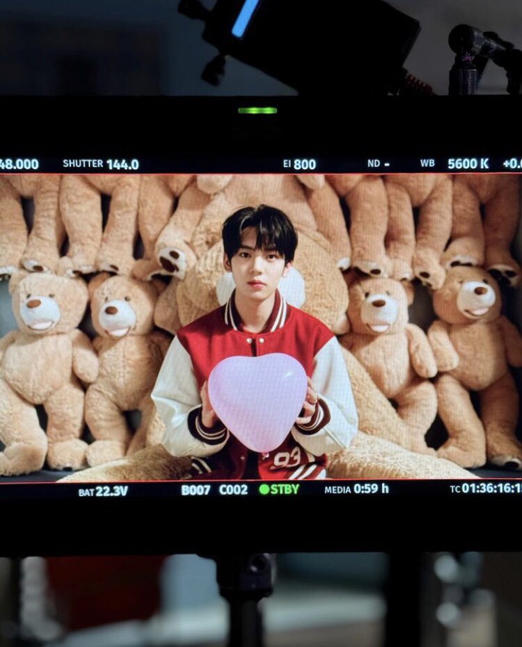 confusingseunga's tweet image. 하웃겨 애엄마 인스타그램에 올라올 사진

오늘은 우리 유진이 돌잔치 스냅사진을 찍었어요~ 포즈도 척척^^ 벌써 탤런트의 끼가?🤭 #육아스타그램 #아들맘일기