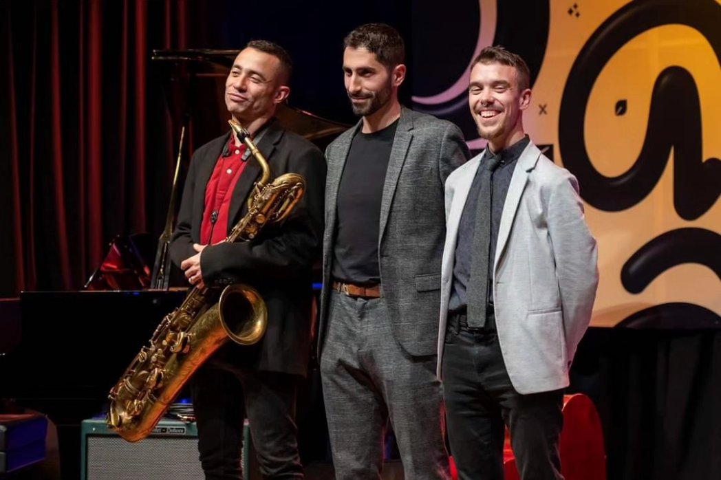 TROjazz3's tweet photo. Moltes gràcies a tothom que va venir a la @NovaJazzCava a la presentació del nostre últim disc Segueix l'instint. Sempre ens fa molt feliç tocar al Festival de Jazz de Terrassa. 

📸 Gemma Miralda

@peremirosax 
@XaviJazzBass 
Joan Casares
@thechangesmusic https://t.co/8YoBOJiKYz