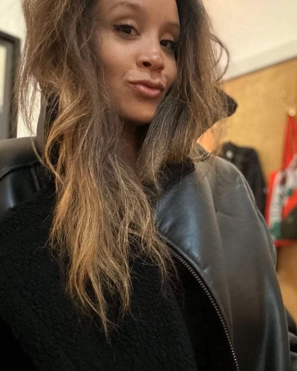 📸 @lionbabe
🔎 Oversized Recycled Vegan Shearling Aviator Jacket bit.ly/3x1us5T

These Oversized Recycled Vegan Shearling Aviator Jackets are one of my favourite releases. I have been wearing mine almost every day since opening up the delivery.

#leatherjacket #vegan