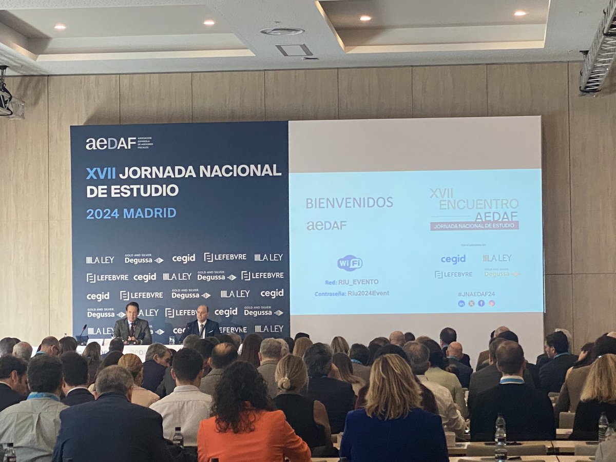 AEDAF's tweet photo. ¡Da comienzo la Jornada Nacional de Estudio AEDAF 2024! 👏
Inauguran la jornada, Bernardo Bande, presidente de #AEDAF y Juan Manuel Herrero de Egaña, vocal responsable de Estudios e Investigación y Relaciones Institucionales de AEDAF.

¡Gracias a todos por vuestra participación! https://t.co/5EVHWGJmpd