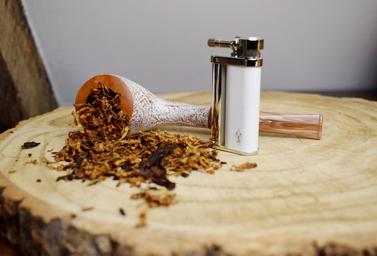 Turmeaus's tweet photo. We love a sandblasted pipe, what about you?
#turmeaus #turmeauspipes #cgarspipes #cgars #cgarsltd #earlymorning #earlymorningpipe #pipe #pipesmoker #pipesmoking #pipesmokersofig #igpipe #igpipesmokers #pipecommunity #pipesmokingcommunity https://t.co/m6k6tUoJ4D